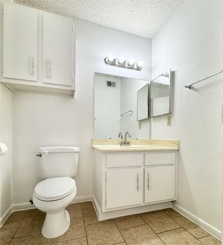 1516 Bay Area Blvd Boulevard U2, Houston, TX 77058