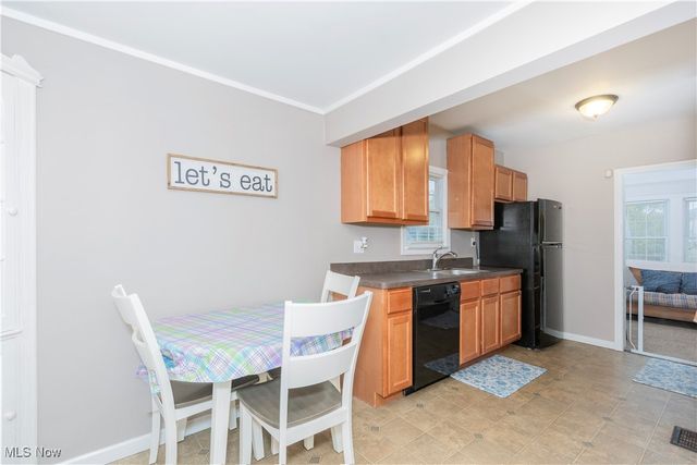 1233 Summit Drive, Mayfield Heights, OH 44124