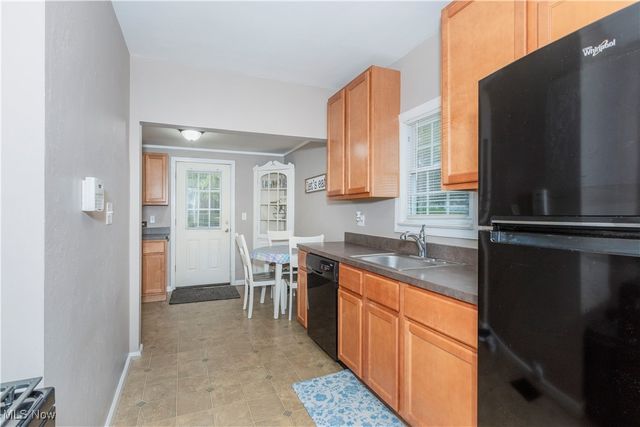 1233 Summit Drive, Mayfield Heights, OH 44124