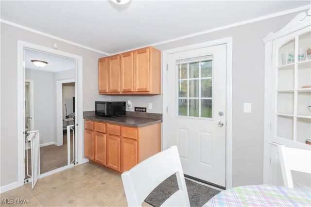 1233 Summit Drive, Mayfield Heights, OH 44124