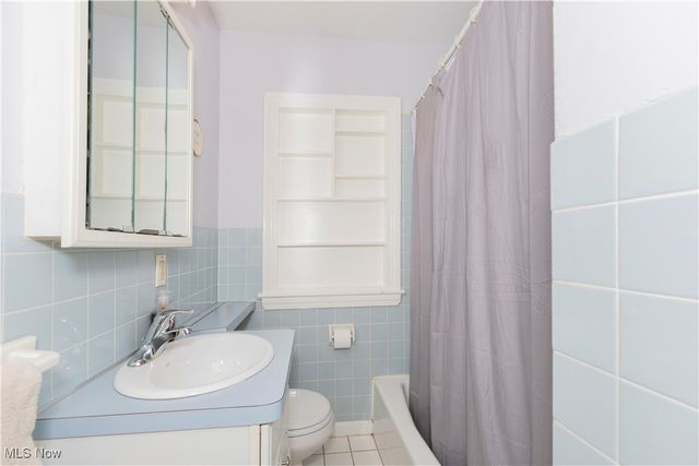 1233 Summit Drive, Mayfield Heights, OH 44124