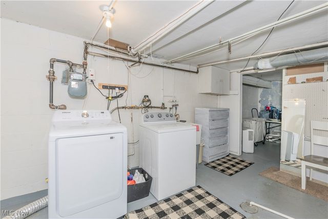 1233 Summit Drive, Mayfield Heights, OH 44124