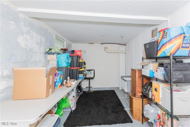 1233 Summit Drive, Mayfield Heights, OH 44124