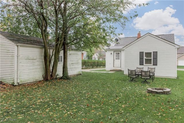 1233 Summit Drive, Mayfield Heights, OH 44124