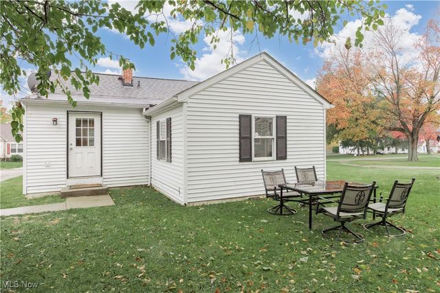 1233 Summit Drive, Mayfield Heights, OH 44124