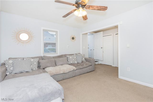 1233 Summit Drive, Mayfield Heights, OH 44124