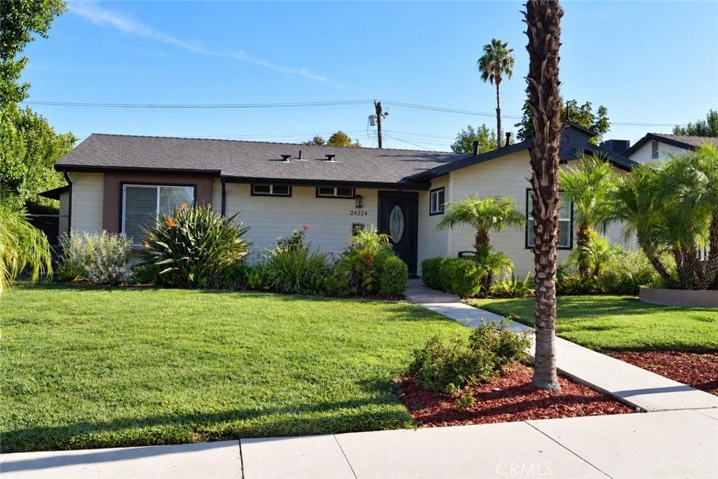 24224 Victory, Woodland Hills, CA 91367 — exterior