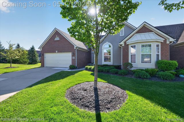 1601 Nottingham Court, Commerce Charter Township, MI 48390