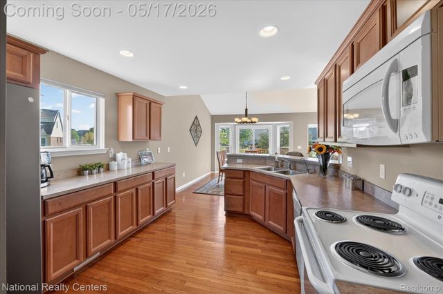 1601 Nottingham Court, Commerce Charter Township, MI 48390