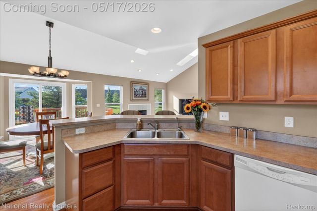 1601 Nottingham Court, Commerce Charter Township, MI 48390