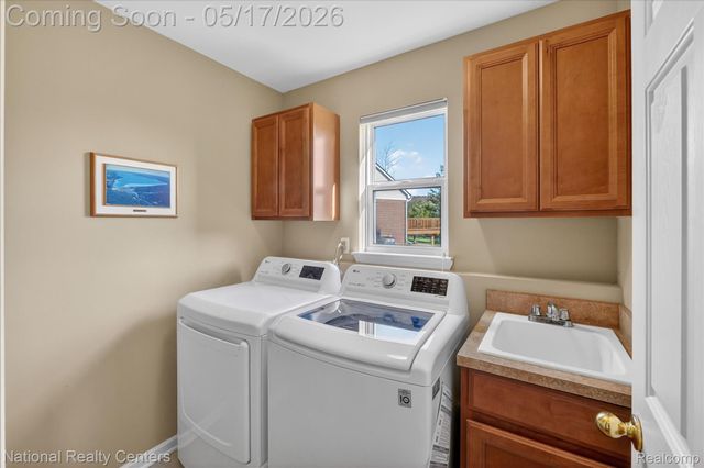1601 Nottingham Court, Commerce Charter Township, MI 48390