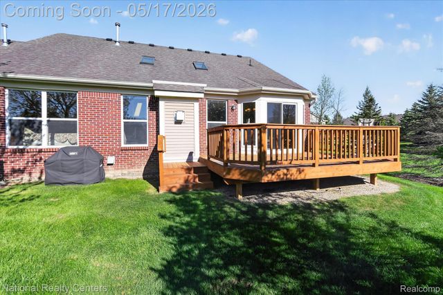 1601 Nottingham Court, Commerce Charter Township, MI 48390