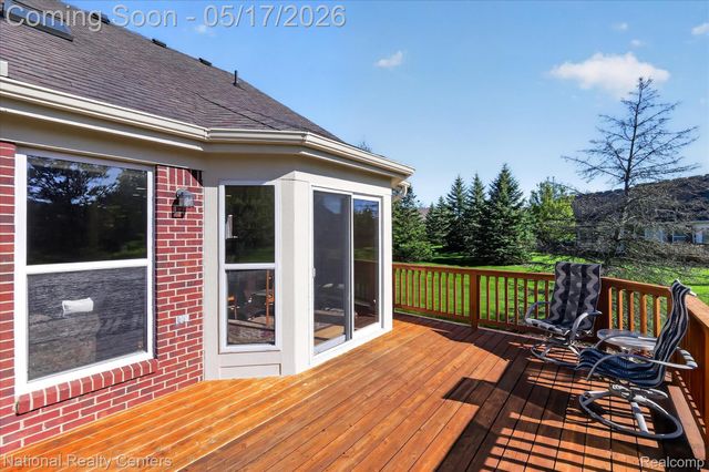 1601 Nottingham Court, Commerce Charter Township, MI 48390