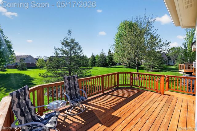 1601 Nottingham Court, Commerce Charter Township, MI 48390