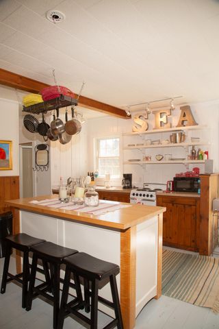 10 Wixon Road, Dennis Port, MA 02639