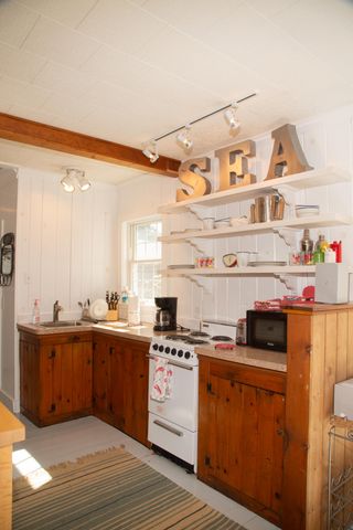 10 Wixon Road, Dennis Port, MA 02639