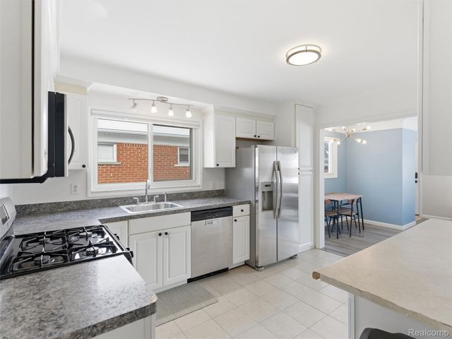 23024 Playview Street, St. Clair Shores, MI 48082