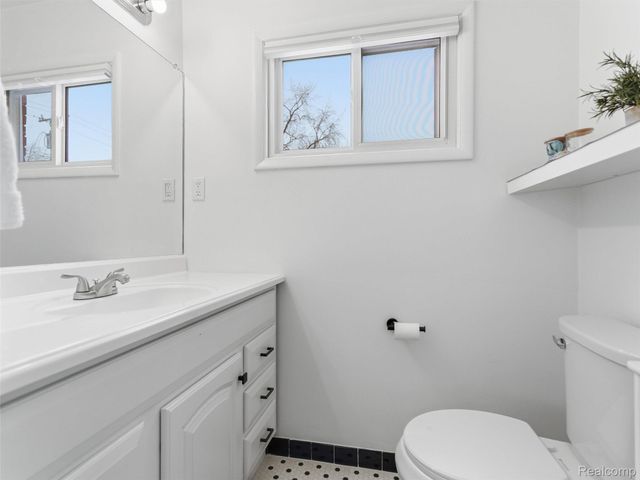 23024 Playview Street, St. Clair Shores, MI 48082