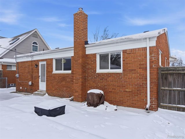 23024 Playview Street, St. Clair Shores, MI 48082