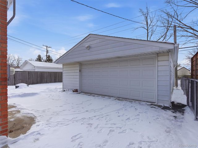 23024 Playview Street, St. Clair Shores, MI 48082