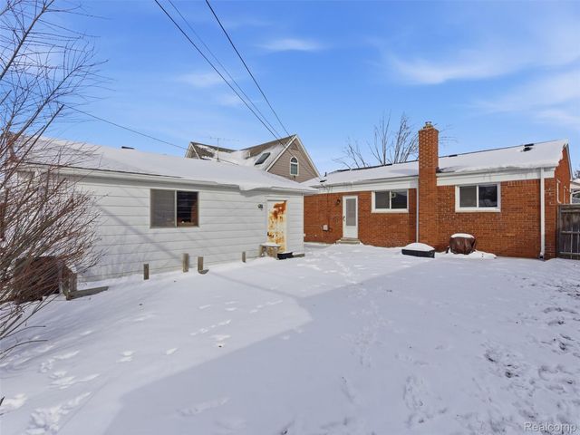 23024 Playview Street, St. Clair Shores, MI 48082