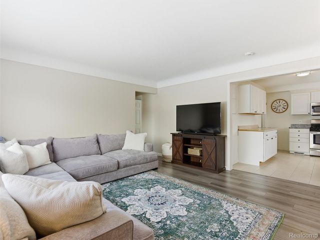 23024 Playview Street, St. Clair Shores, MI 48082