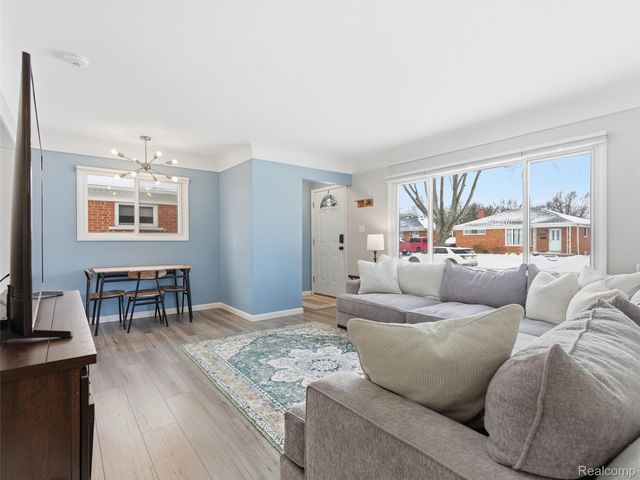 23024 Playview Street, St. Clair Shores, MI 48082