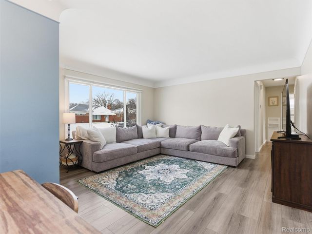 23024 Playview Street, St. Clair Shores, MI 48082