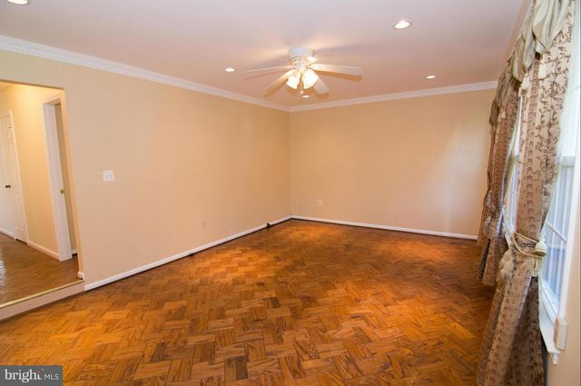 222 APPLE BLOSSOM CT, Vienna, VA 22181