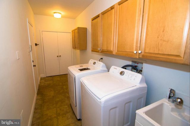222 APPLE BLOSSOM CT, Vienna, VA 22181