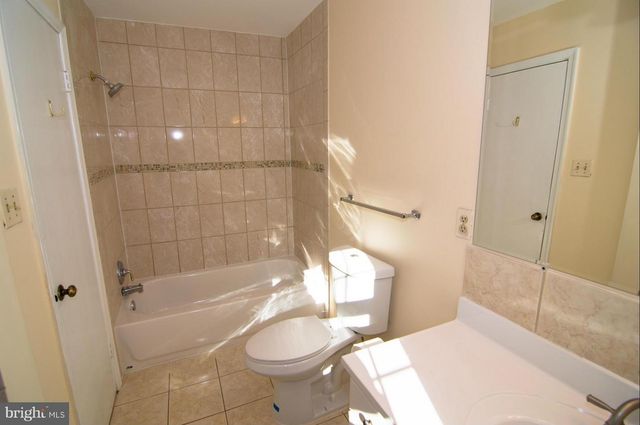 222 APPLE BLOSSOM CT, Vienna, VA 22181