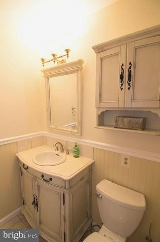 222 APPLE BLOSSOM CT, Vienna, VA 22181
