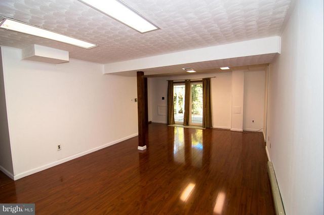 222 APPLE BLOSSOM CT, Vienna, VA 22181