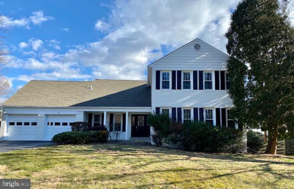 222 APPLE BLOSSOM CT, Vienna, VA 22181