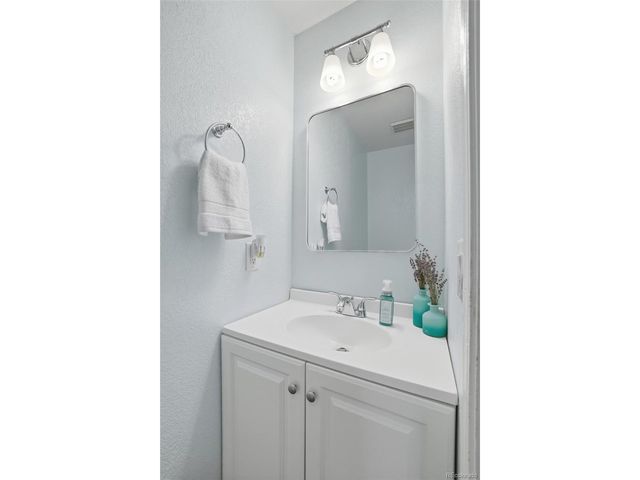 6764 S Holland Way, Littleton, CO 80128