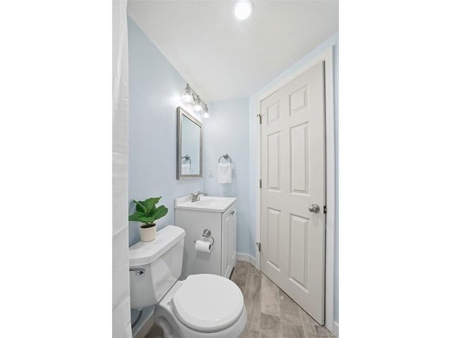 6764 S Holland Way, Littleton, CO 80128