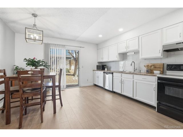 6764 S Holland Way, Littleton, CO 80128