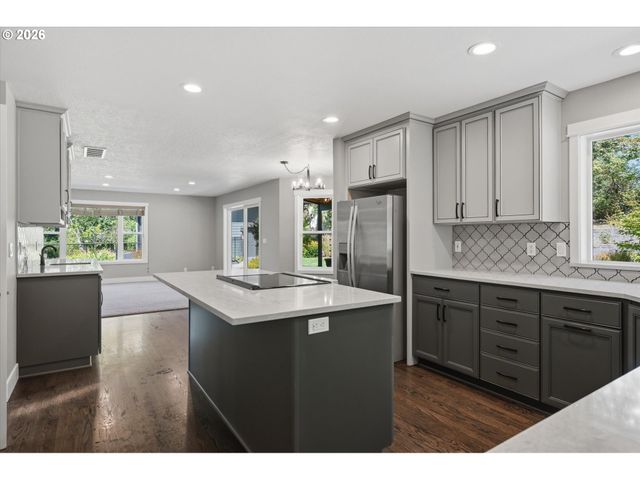 6676 Se 252ND Ave, Gresham, OR 97080