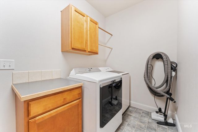 8987 New Castle Dr, Middleton, ID 83644
