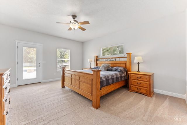 8987 New Castle Dr, Middleton, ID 83644