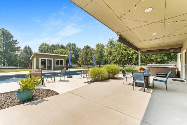 8987 New Castle Dr, Middleton, ID 83644