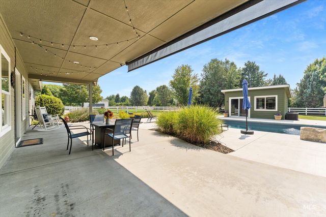 8987 New Castle Dr, Middleton, ID 83644
