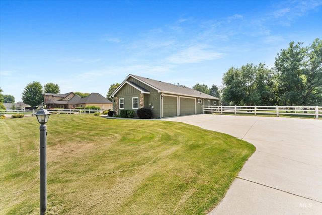 8987 New Castle Dr, Middleton, ID 83644