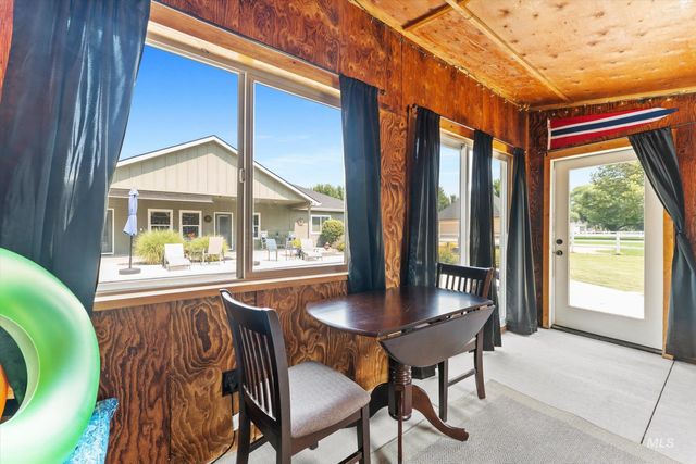 8987 New Castle Dr, Middleton, ID 83644