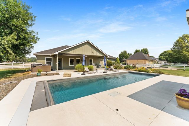 8987 New Castle Dr, Middleton, ID 83644