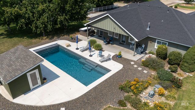 8987 New Castle Dr, Middleton, ID 83644