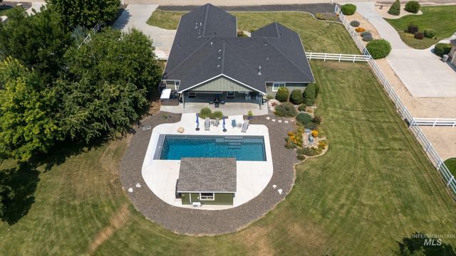 8987 New Castle Dr, Middleton, ID 83644