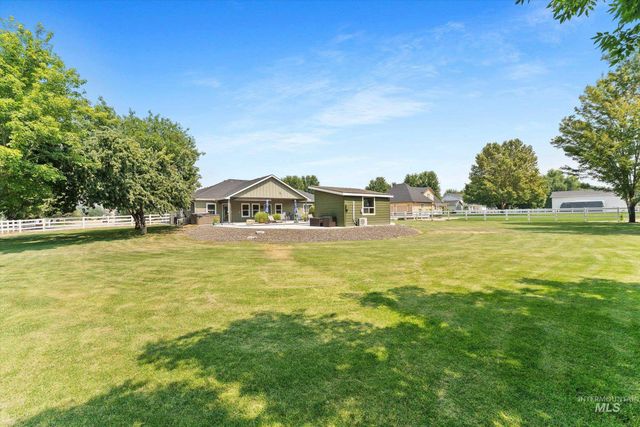 8987 New Castle Dr, Middleton, ID 83644