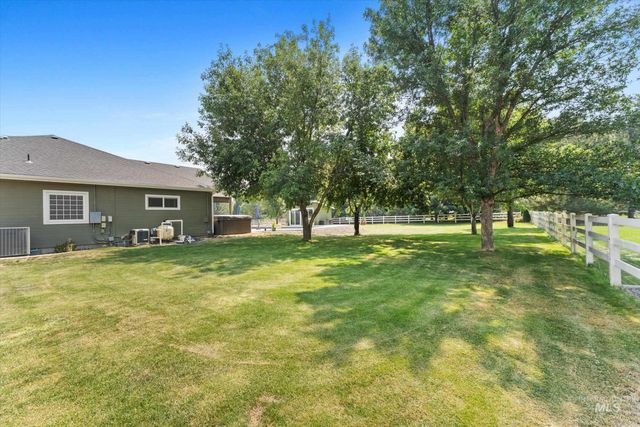 8987 New Castle Dr, Middleton, ID 83644