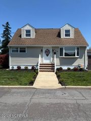 368 Sweetbriar Street, Keyport, NJ 07735